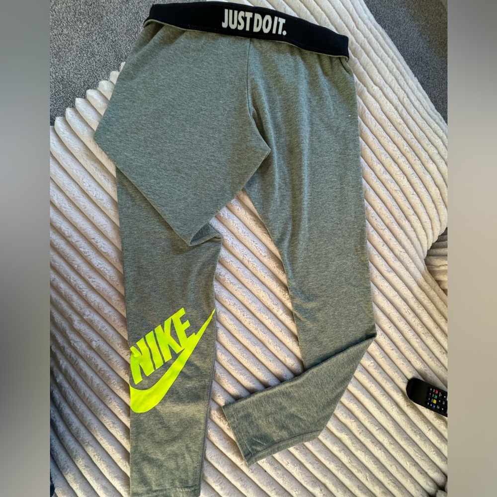 Nike leggings